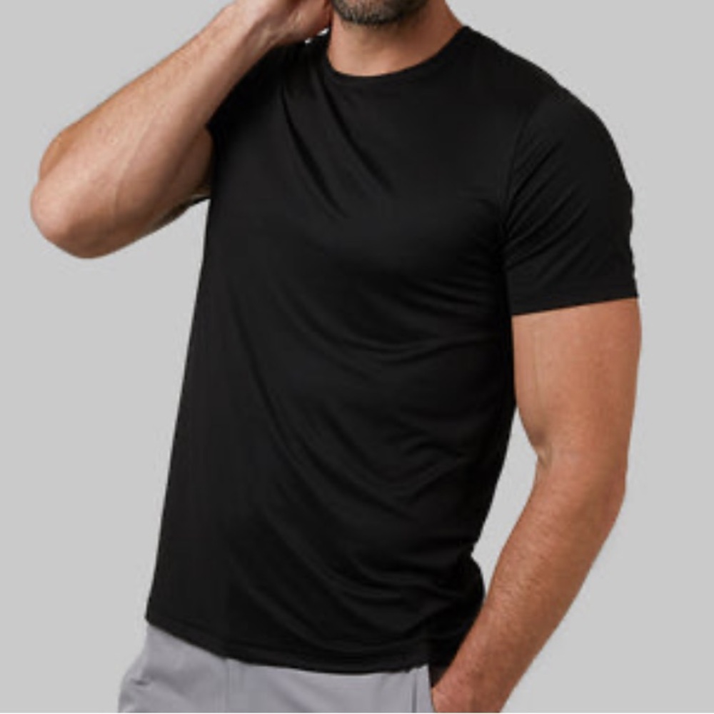 Unbranded men’s black crewneck athletic performance material tee size medium